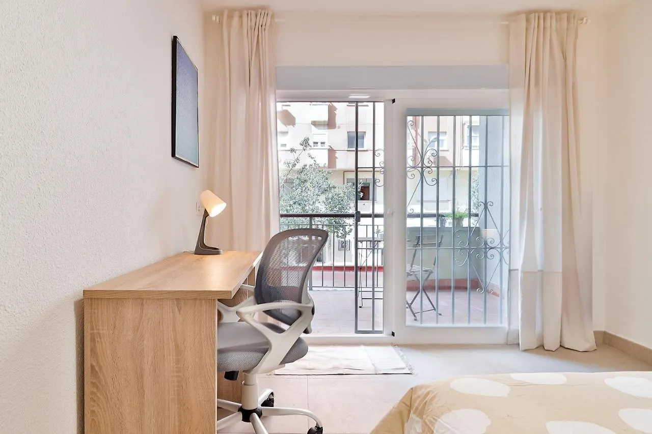Apartment C23 Lovely 4 Bedroom Close To Maria Zambrano Malaga