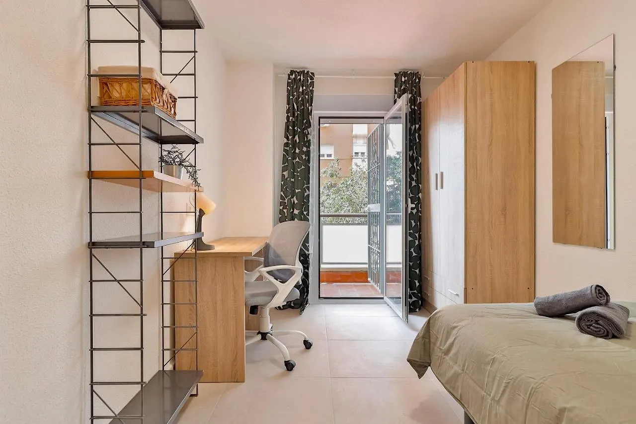 C23 Lovely 4 Bedroom Close To Maria Zambrano مالقة شقة