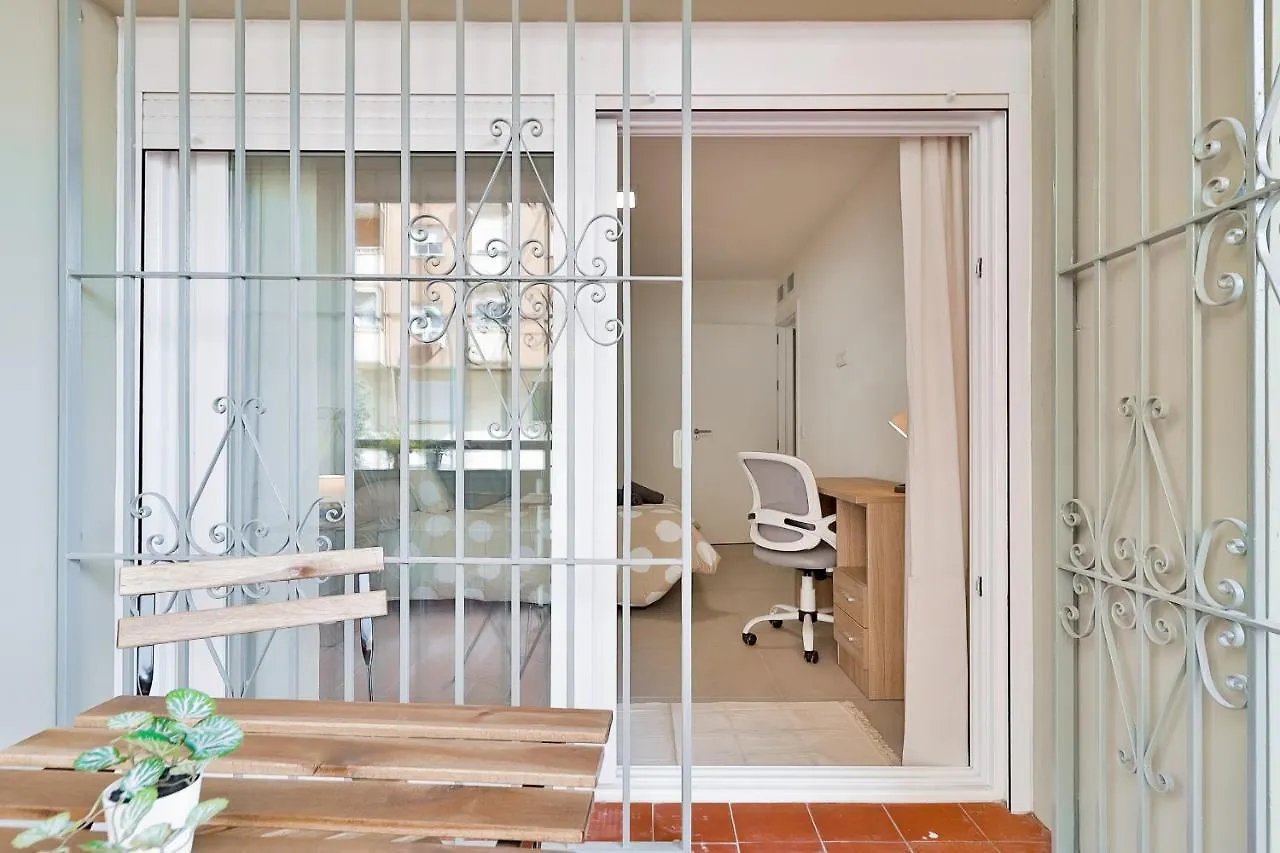 C23 Lovely 4 Bedroom Close To Maria Zambrano مالقة 0*,