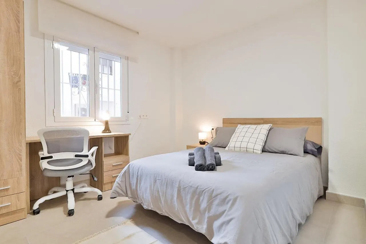 C23 Lovely 4 Bedroom Close To Maria Zambrano مالقة